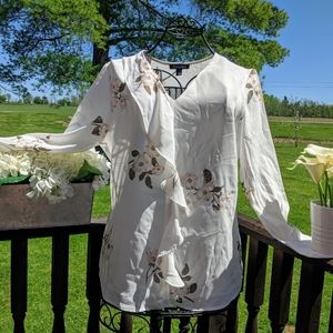 Roz &Ali muted pastel cream floral shirt